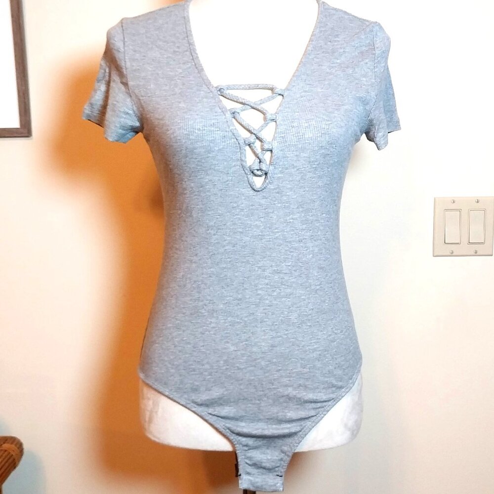 POPULAR BASICS SIZE L GRAY RIBBED TEE WITH LACE UP V NECK  BODYSUIT